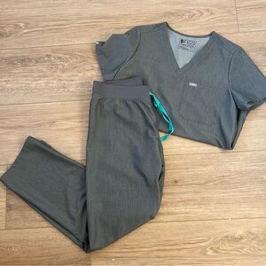 Figs graphite scrubs set-sz med-Livingston Basic Pant + Catarina One-Pocket Top
